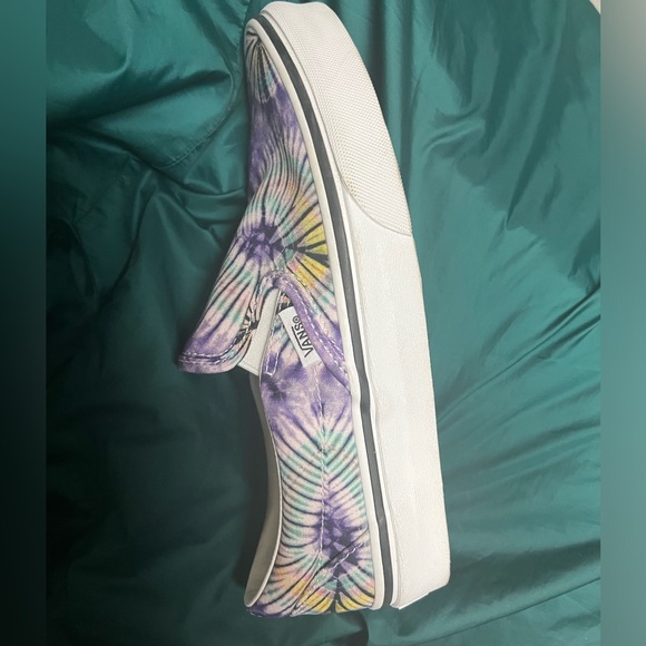 Vans slip on style shoe, women’s size 6. - Picture 6 of 7